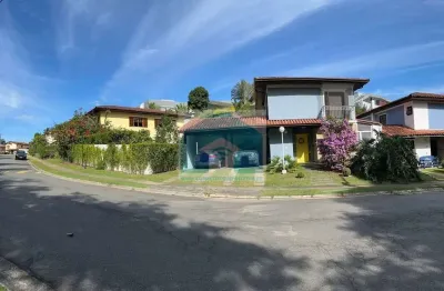 Casa de condomínio 4 suítes 4 vagas com piscina 301m² área útil