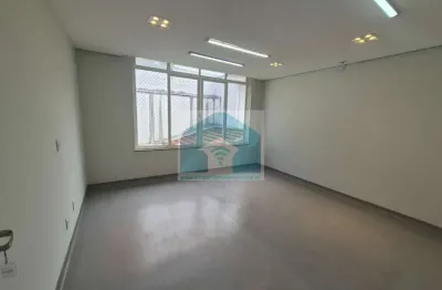 Casa comercial com 3 salas para alugar na Rua São Benedito, 1717, Alto da Boa Vista, São Paulo