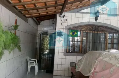 Casa no Bairro Ocian, Praia Grande SP, com 2 dormitórios, sendo 1 suíte.