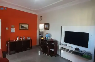Classe a imóveis apresenta: casa espetacular no padre eustaquio