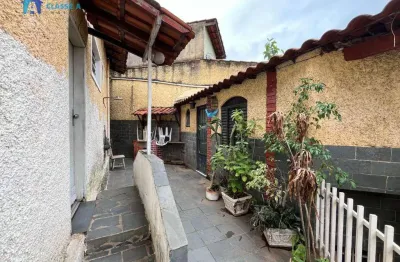 Classe a imóveis apresenta: casa versátil e acolhedora no coração eucarístico