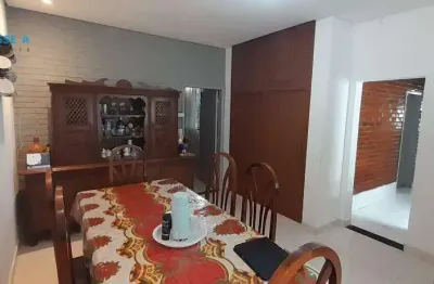 Classe a imóveis apresenta: casa ampla e aconchegante a um quarteirão da pedro ii