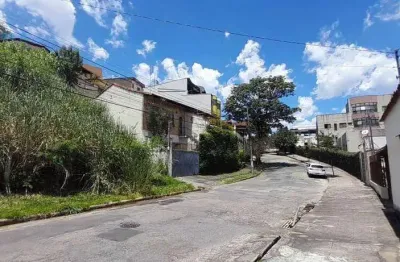 Classe a imóveis apresenta: casa estilo colonial em excelente localização