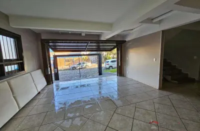 Casa com 3 quartos à venda no de lazzer, caxias do sul  por r$ 990.000