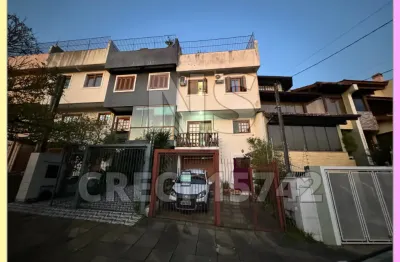 Ótima casa com vista deck e piscina no terraço. 3 dorm (1 suite)