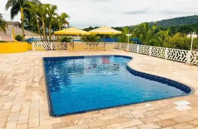 Sítio de alto padrão, com 3.840 m² muito bem planejados e distribuídos.