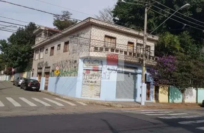 Sobrado residencial muito bem localizado com três dormitórios, suite, e vaga