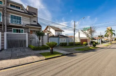 Sobrado para Venda em Curitiba, Água Verde, 3 dormitórios, 3 suítes, 4 banheiros, 3 vagas