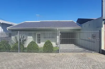 Casa com 3 quartos para alugar na Rua Francisco Dranka, 990, Porto das Laranjeiras, Araucária