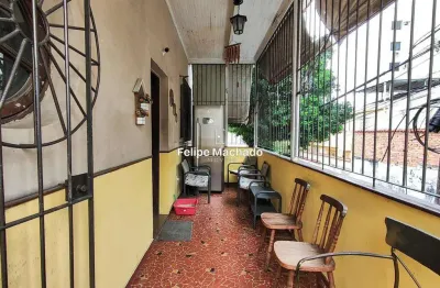 Casarão antigo no coração do méier - localização e potencial incrível