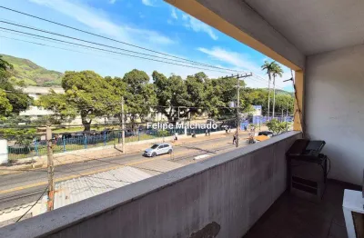 Casa espaçosa na clarimundo de melo, com excelente potencial de valorização