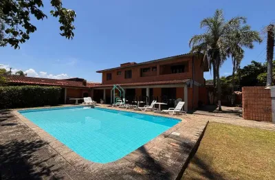Sobrado a venda com 5 dormitórios, piscina grande, lado praia em itanhaém.