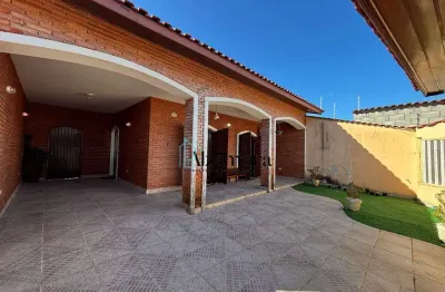 Casa para locação definitiva com 5 dormitórios, 300 metros da praia em itanhaém/sp