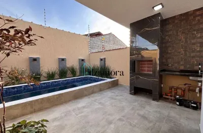 Casa moderna com piscina a venda em itanhaém, lado praia.
