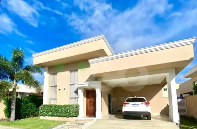 Casa térrea com amplo espaço interno e móveis planejados no green clube