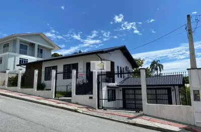 Linda casa em alto padrão, com vista mar, no centro histórico de são josé