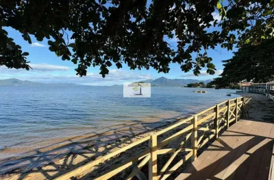 Terreno com linda vista na quadra do mar da ponta de baixo