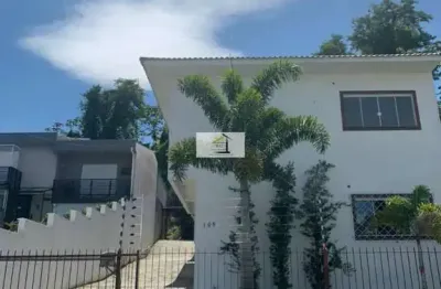 Apartamento com excelente localização de 01 quarto em itaguaçu- florianopolis - sc