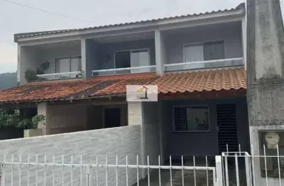 Sobrado em potecas com 2 dormitórios, sacada e vaga de garagem - 75m²