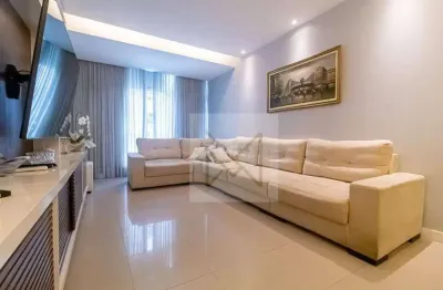 Apartamento duplex com 2 vagas de garagem à venda em copacabana