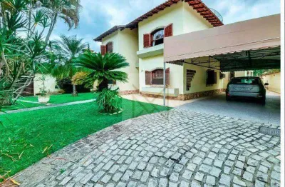 Casa bifamiliar (duplex) com 400m² de área total construída,