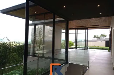 Linda casa 4 suítes em condomínio fechado no urbanova