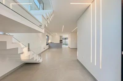 Sobrado moderno com 232m², suíte master e gourmet em são josé dos campos