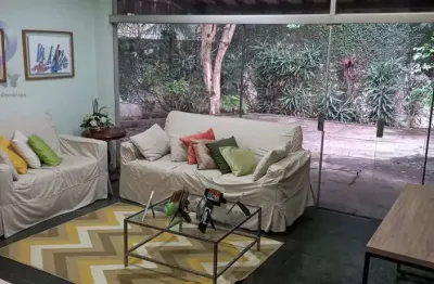 Compre ou alugue sobrado na vila gumercindo s.p. tour virtual disponível.