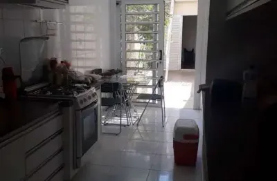 Sobrado venda  3 dormitorios com suite, varanda, armários embutidos, sala , jardim de inverno ,  cozinha planejada.quintal com churrasqueira , duas vgas  2 vagas ipiranga