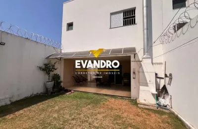 Casa para Venda em Cuiabá, Jardim Califórnia, 3 dormitórios, 3 suítes, 4 banheiros, 2 vagas