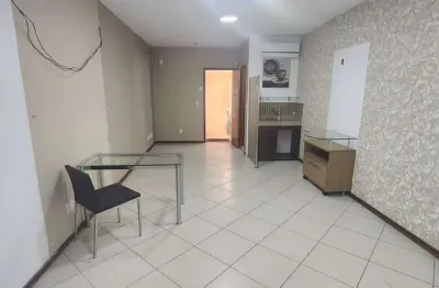 Sala em prédio para locação no lagoa shopping contendo sala ampla com lavabo centro, cabo frio, rj