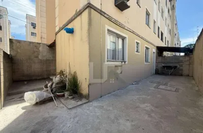 Apto com quintal privativo enorme - 2 quartos reformado - cond. Vila da mata - planície da serra (ao lado de solar do porto)