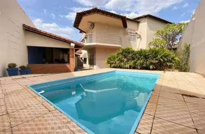 Casa com 4 quartos à venda no jardim patrícia, uberlândia  por r$ 980.000