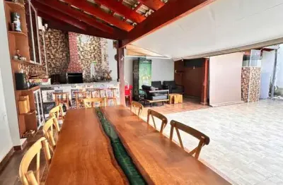 Casa com 3 quartos à venda no jardim botânico, uberlândia  por r$ 700.000