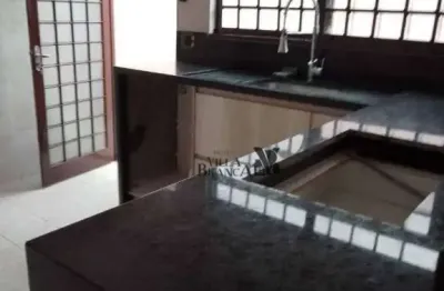 Sobrado com 4 dormitórios para alugar, 200 m² por R$ 3.500,00/mês - Jardim Luiza - Jacareí/SP