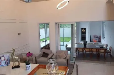 Casa com 3 dormitórios à venda, 300 m² por R$ 2.890.000,00 - Condomínio Bella Vittá - Jundiaí/SP
