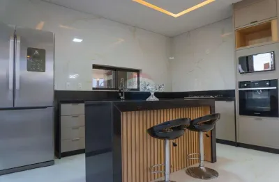 Casa de primeiro andar - porteira fechada - em condomínio fechado