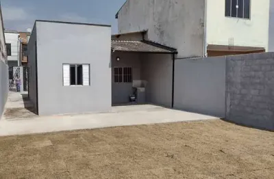Casa com mega espaço de quintal  - residencial esperança
