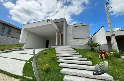 Casa lindíssima e com super oportunidade em condomínio