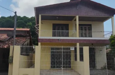 Vendo casa em salinas 3 quartos sendo 1 suíte 2 pavimentos 190m2