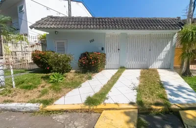 D20-jacarepagua-rj-casa d condomínio-241m²,3quartos,1suíte,5banheiros,3vagas,piscina,sauna,churrasqueira