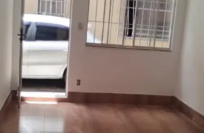 Colubandê - apartamento térreo 2 quartos com quintal lateral reformado