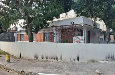 D25-Neves-São Gonçalo,Casa REFORMADA d esquina,3qts,Garagem,Quintal.Bom local,Aceita financ.bancário