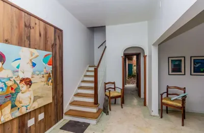 Casa com 3 quartos para alugar na rua tenente-coronel fabrício pilar, 26, moinhos de vento, porto alegre por r$ 8.000