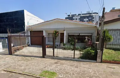 Casa com 3 quartos para alugar na rua gaston englert, 295, vila ipiranga, porto alegre por r$ 5.000