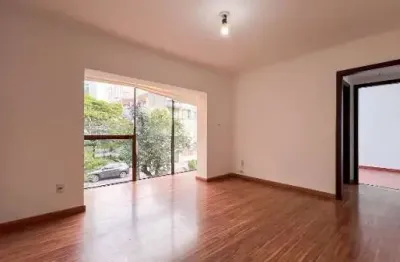 Apartamento com 2 quartos à venda na avenida mariland, 710, auxiliadora, porto alegre por r$ 450.000