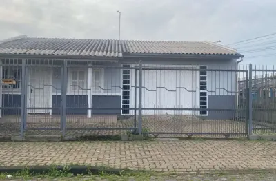 Casa de esquina ! bom acabamento ! excelente localização !
