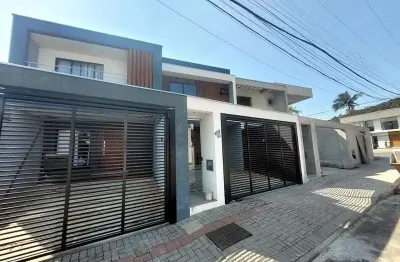 Sobrado geminado no saguaçú com 3 quartos para venda, 121 m²