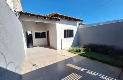 Casa 1 suite, 2 quartos com área gourmet e mini piscina