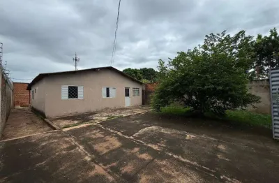 Casa com 3 quartos e espaço de terreno no jd aero rancho
